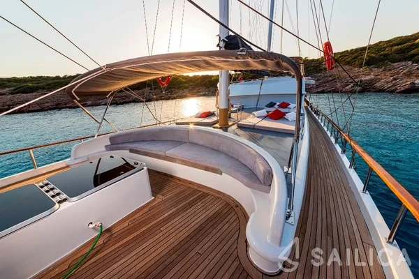 Gulet - Yacht Charter Sailica