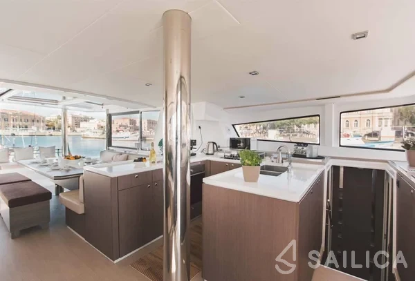 Bali 5.4. - Yacht Charter Sailica