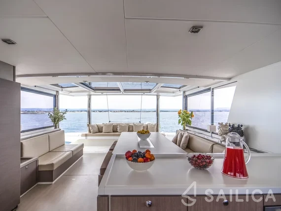 Bali 5.4. - Yacht Charter Sailica