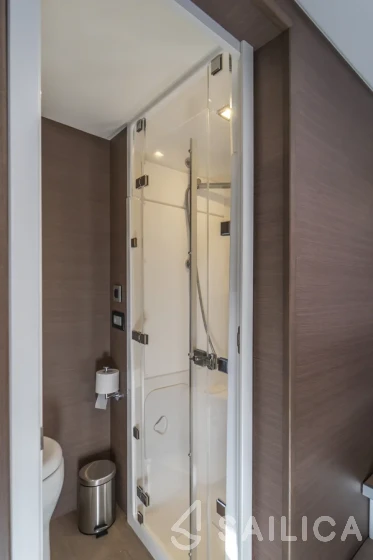 Bali 5.4. - Yacht Charter Sailica