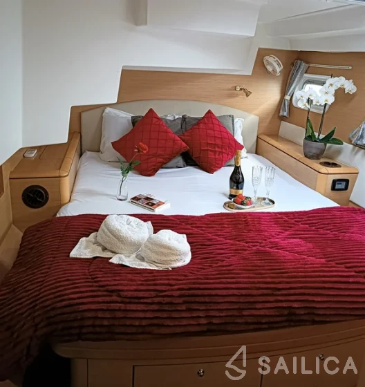 Lagoon 500 - Yacht Charter Sailica