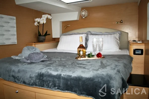 Lagoon 500 - Yacht Charter Sailica
