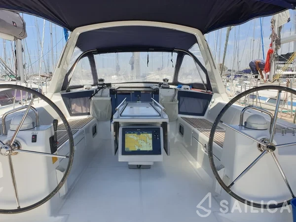 Oceanis 41 - Photo #30 Oceanis 41 - Yacht Charter Sailica