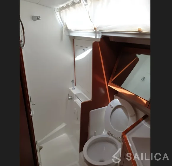 Oceanis 41 - Photo #26 Oceanis 41 - Yacht Charter Sailica