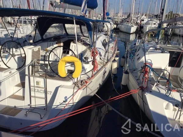 Oceanis 43 - Yacht Charter Sailica