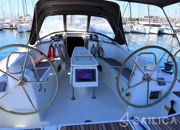 Oceanis 43 - Photo #16 Oceanis 43 - Yacht Charter Sailica