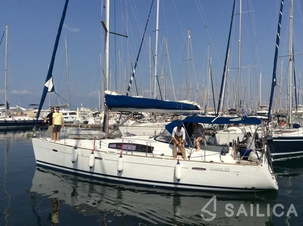 Oceanis 43 - Photo #25 Oceanis 43 - Yacht Charter Sailica