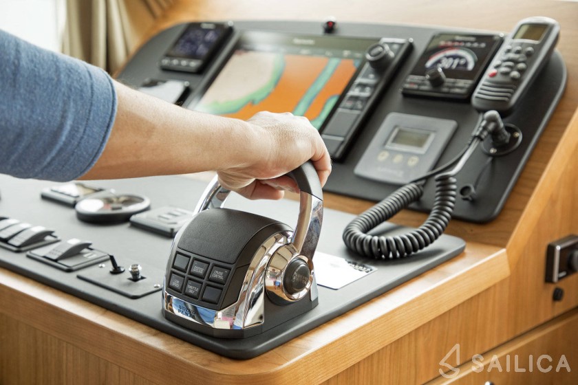 Linssen Grand Sturdy 40.0 Sedan - Yacht Charter Sailica