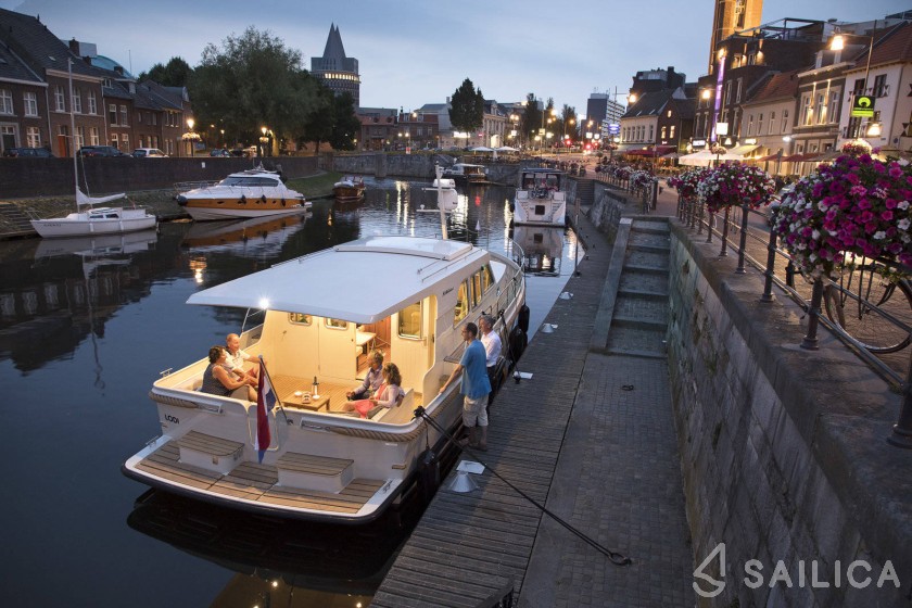 Linssen Grand Sturdy 40.0 Sedan - Yacht Charter Sailica