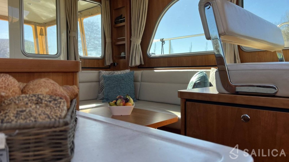 Linssen Grand Sturdy 40.0 Sedan - Yacht Charter Sailica