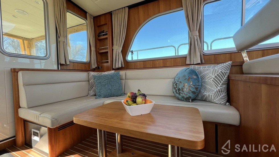 Linssen Grand Sturdy 40.0 Sedan - Yacht Charter Sailica