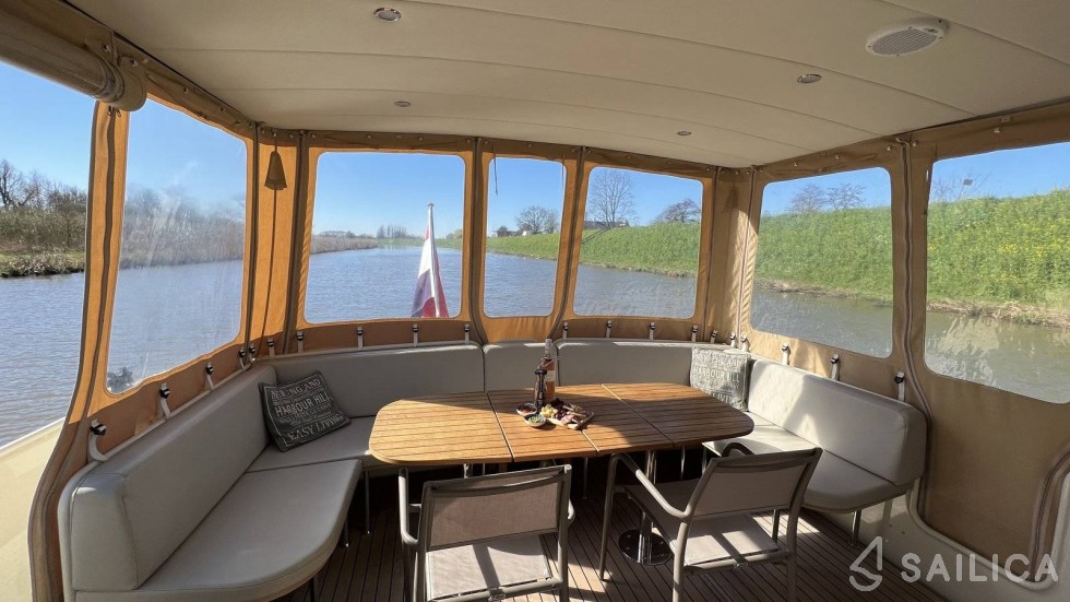 Linssen Grand Sturdy 40.0 Sedan - Yacht Charter Sailica