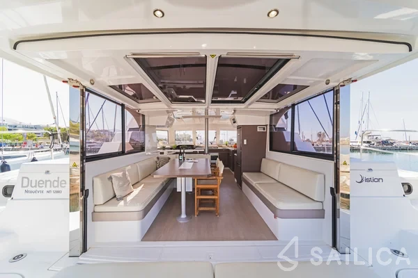 Bali Catspace - Yacht Charter Sailica