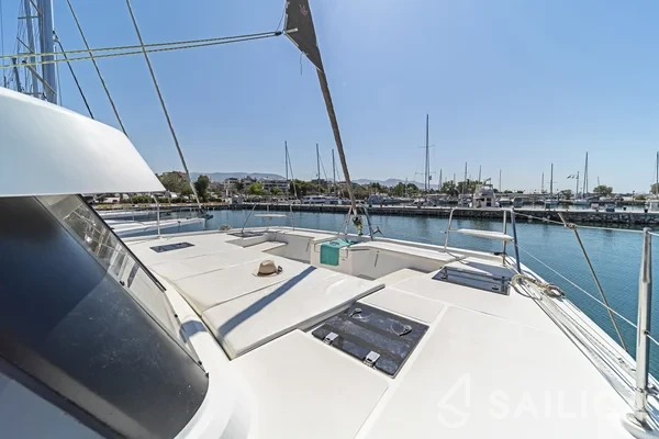 Bali Catspace - Yacht Charter Sailica