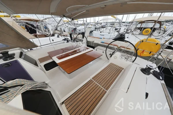 Dufour 412 GL - Yacht Charter Sailica