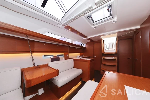 Dufour 412 GL - Yacht Charter Sailica