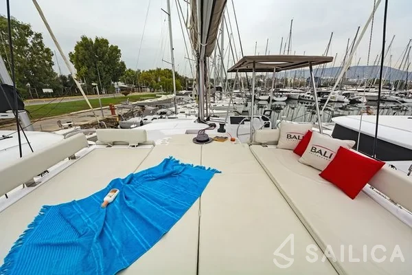 Bali Catspace - Yacht Charter Sailica