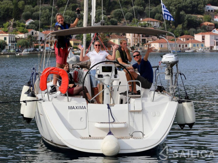 Sun Odyssey 33i - Yacht Charter Sailica