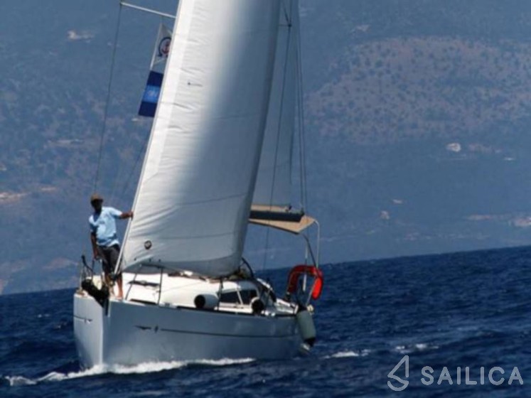 Sun Odyssey 33i - Yacht Charter Sailica