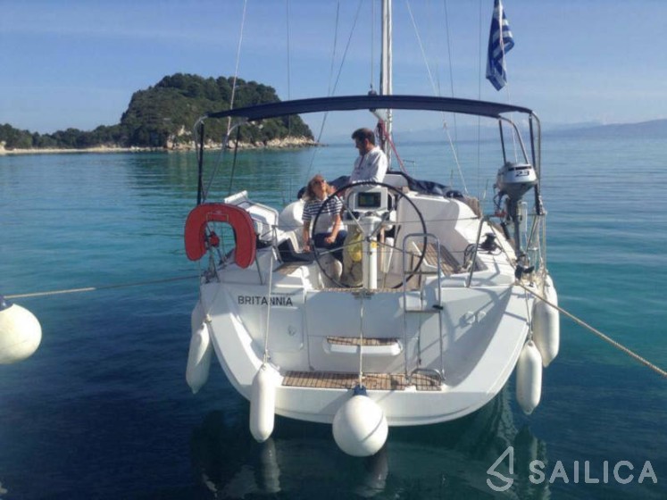 Sun Odyssey 33i - Yacht Charter Sailica