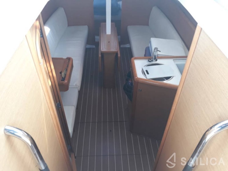 Sun Odyssey 33i - Yacht Charter Sailica