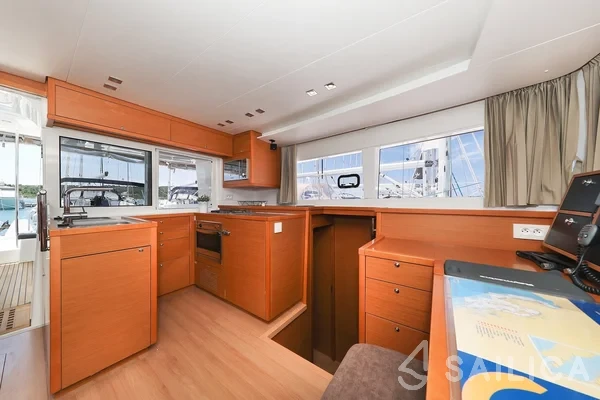 Lagoon 450 - Yacht Charter Sailica