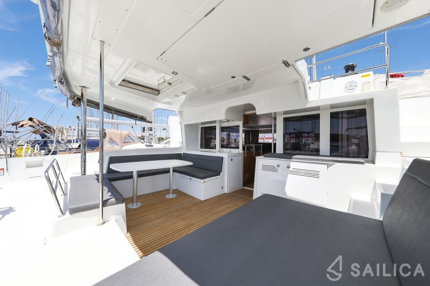 Lagoon 450 - Yacht Charter Sailica