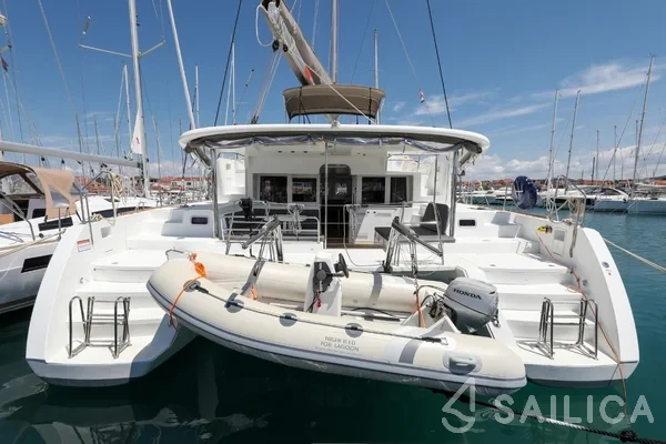 Lagoon 450 - Yacht Charter Sailica