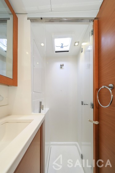 Lagoon 450 - Yacht Charter Sailica