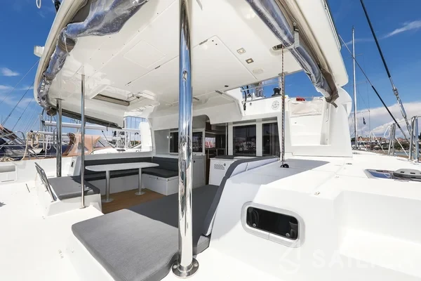 Lagoon 450 - Yacht Charter Sailica