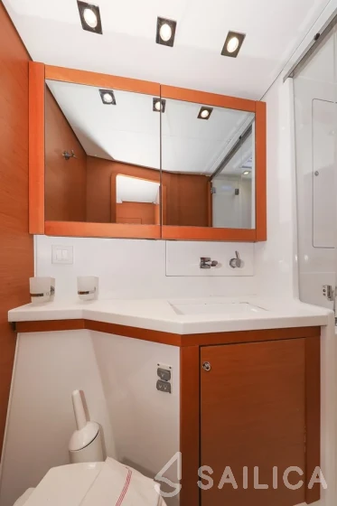 Lagoon 450 - Yacht Charter Sailica