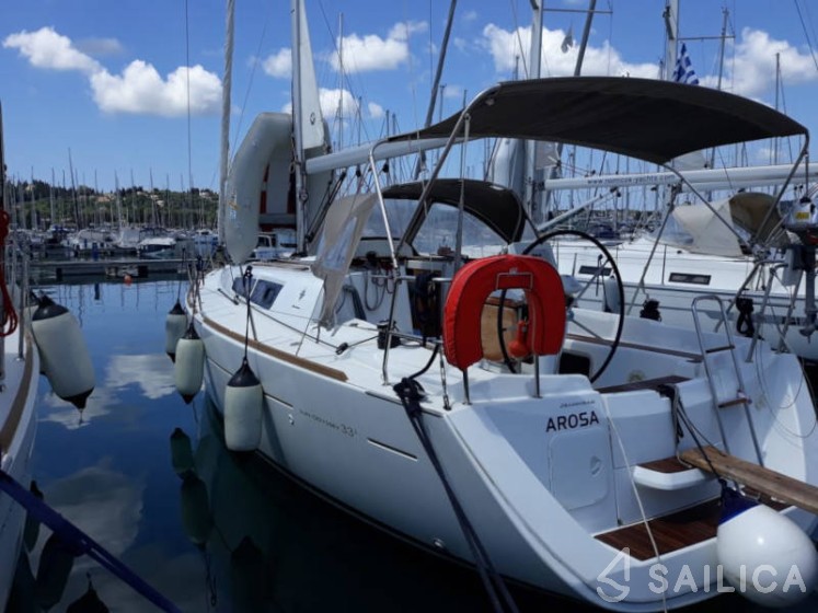 Sun Odyssey 33i - Yacht Charter Sailica