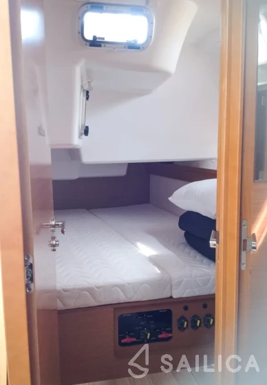 Sun Odyssey 519 - Yacht Charter Sailica