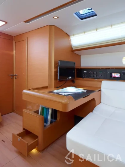 Sun Odyssey 519 - Yacht Charter Sailica