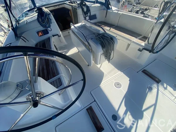 Sun Odyssey 519 - Yacht Charter Sailica