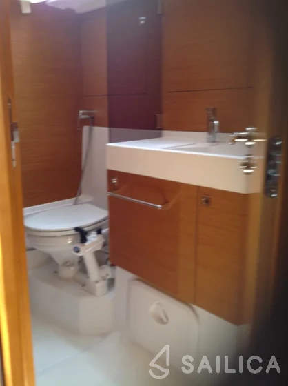 Sun Odyssey 519 - Yacht Charter Sailica