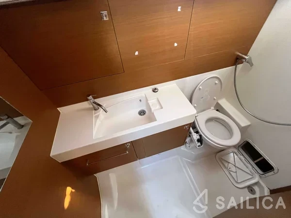 Sun Odyssey 519 - Yacht Charter Sailica