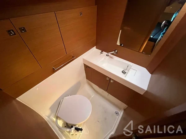 Sun Odyssey 519 - Yacht Charter Sailica