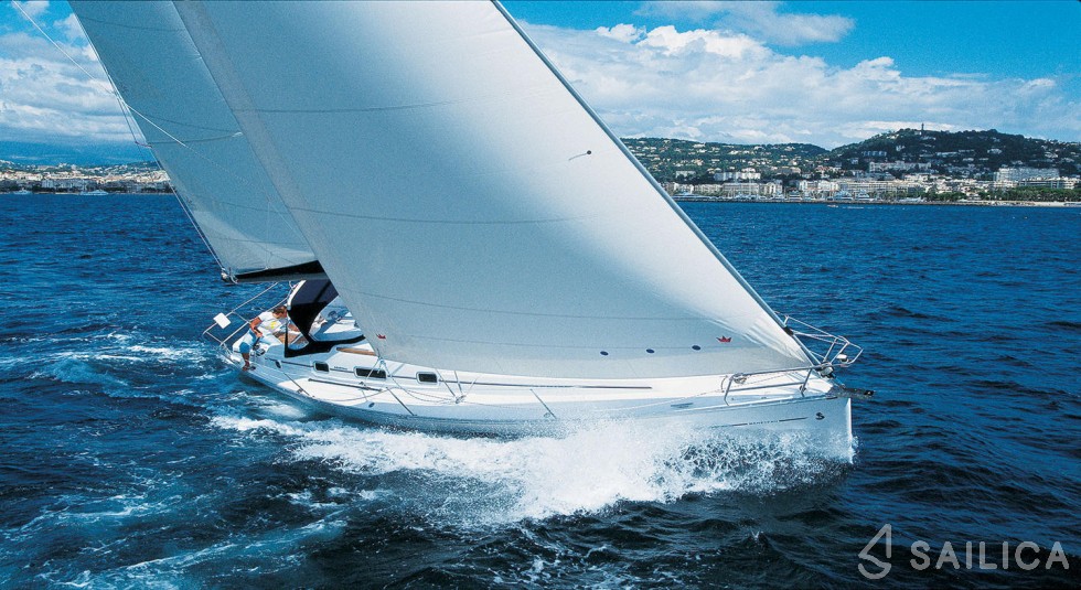 Oceanis 343 - Yacht Charter Sailica