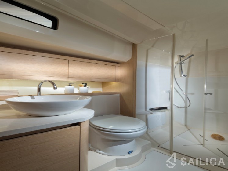 Greenline 39 - Yacht Charter Sailica