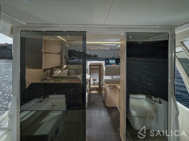 Greenline 39 - Yacht Charter Sailica