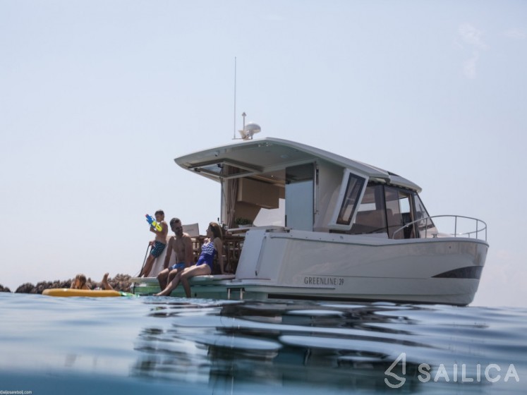 Greenline 39 - Yacht Charter Sailica