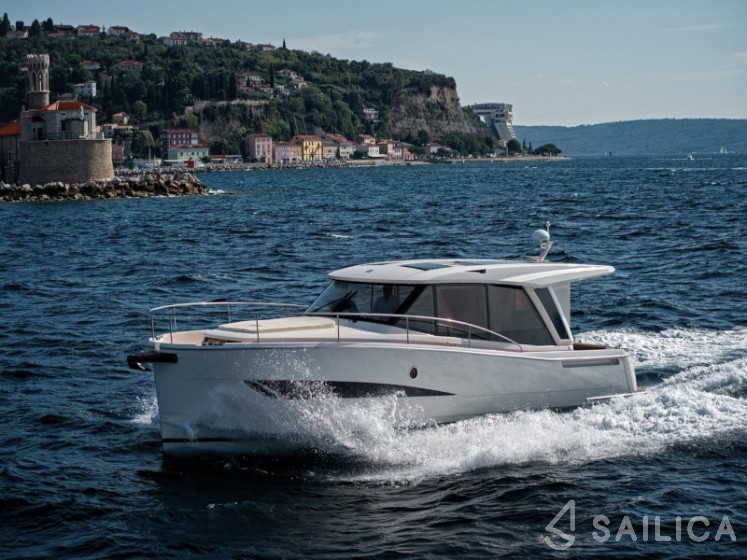 Greenline 39 - Yacht Charter Sailica