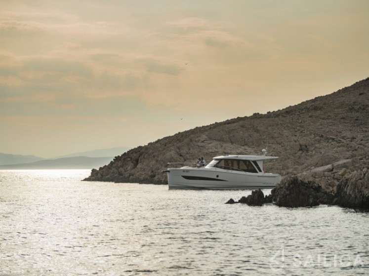 Greenline 39 - Yacht Charter Sailica