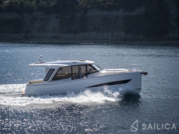 Greenline 39 - Yacht Charter Sailica