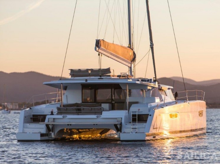 Saona 47 - Yacht Charter Sailica