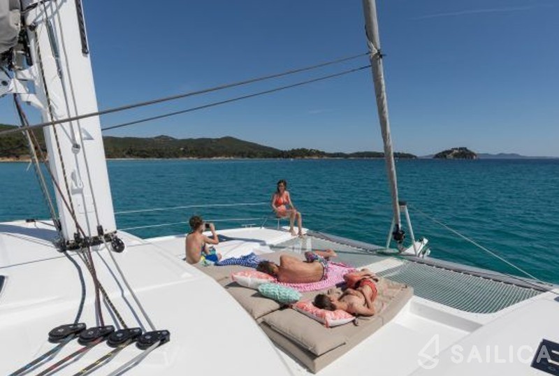 Saona 47 - Yacht Charter Sailica