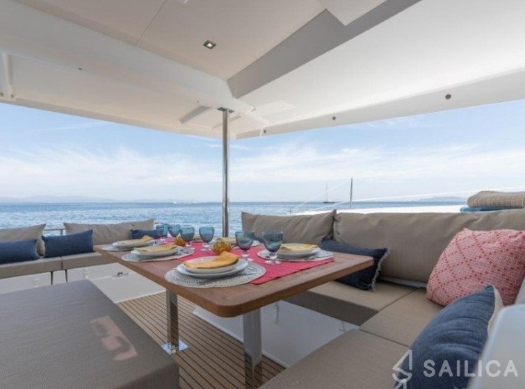 Saona 47 - Yacht Charter Sailica