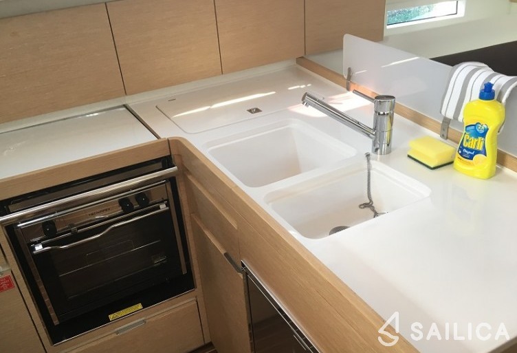 Elan Impression 40 - Yacht Charter Sailica