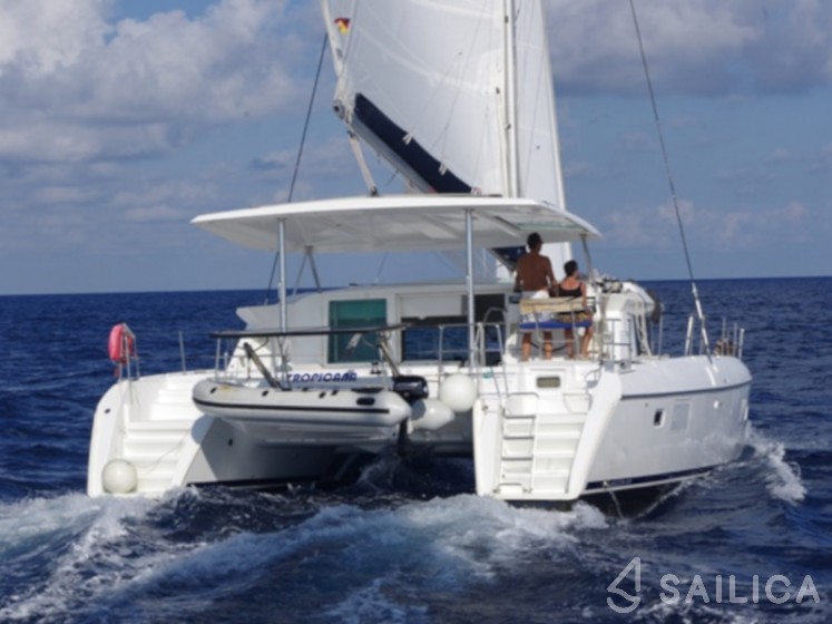 Lagoon 420 - Photo #4 Lagoon 420 - Yacht Charter Sailica